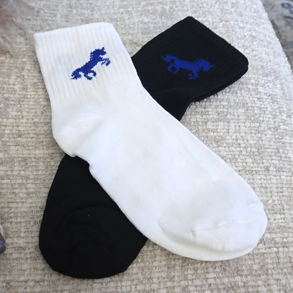 2 pk poly span Equestrian horse socks. Black pr and White pr